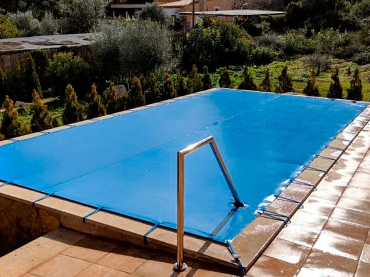 Cobertor de Seguridad e Invierno para Piscinas - PVC 650 (Soporta hasta 80 KG) - Precio por M2 - Imagen 4