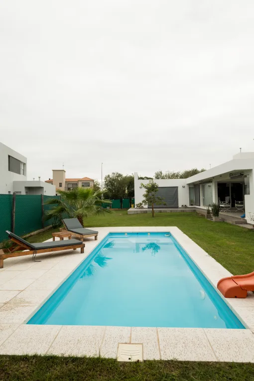 Piscina Fibra de Vidrio Premium Calabria VT 550<br>5.5x2.9x1.30m - Imagen 3