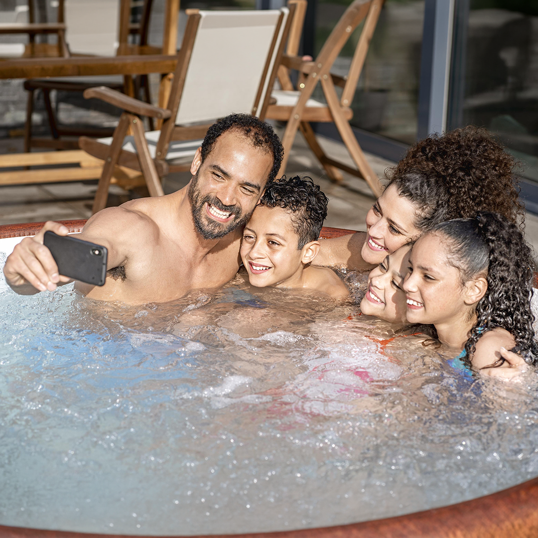 Spa Inflable LAY-Z-SPA HELSINKI AirJet Smart WIFI para 7 personas - Imagen 4